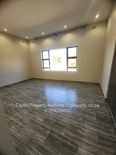 Open-Plan 5-Bed Crowhill Views Home with Borehole