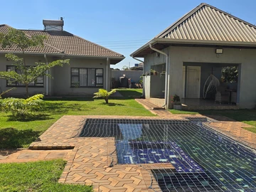 6 Bedroom House