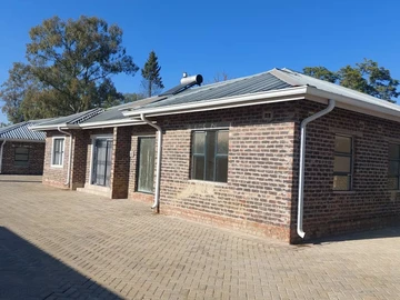Neat 2-Bedroom Flat for Sale on Marlborough Drive.