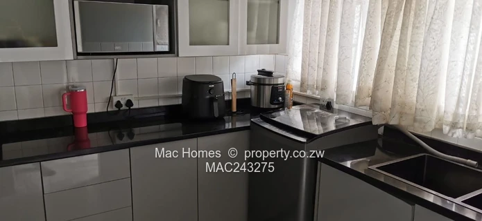 Avenues Finest- 2 bed Duplex Garden flat