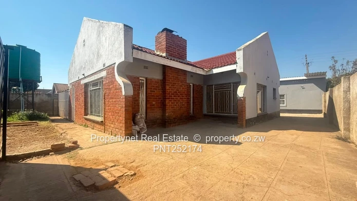 Solid neat family home!!!