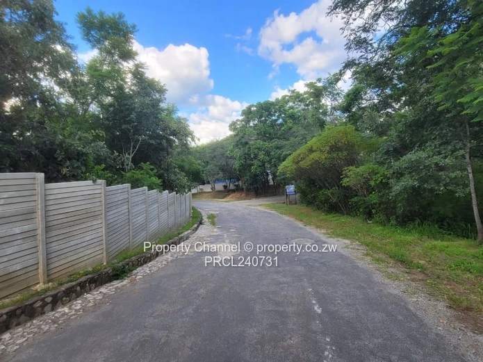 Residential Stand in Glen Lorne meauring 5118 sqm with Title Deeds 