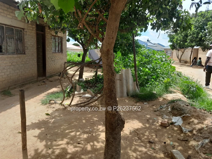 An incomplete 7 roomed house for sale in Southlea park 