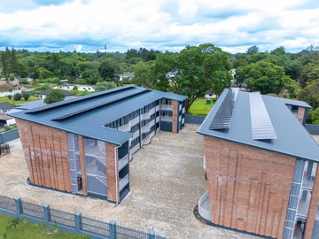 2 Bedroom Flat & Apartment