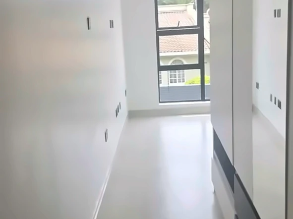 3 Bedroom Flat & Apartment