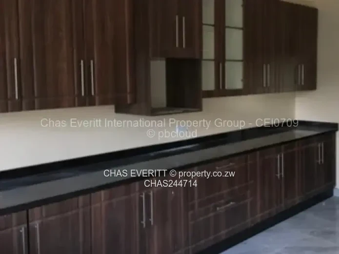 3 Bedroom Flat To Let In Glen Lorne