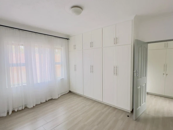 3 Bedroom Flat & Apartment