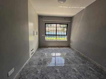 3 Bedroom Flat & Apartment