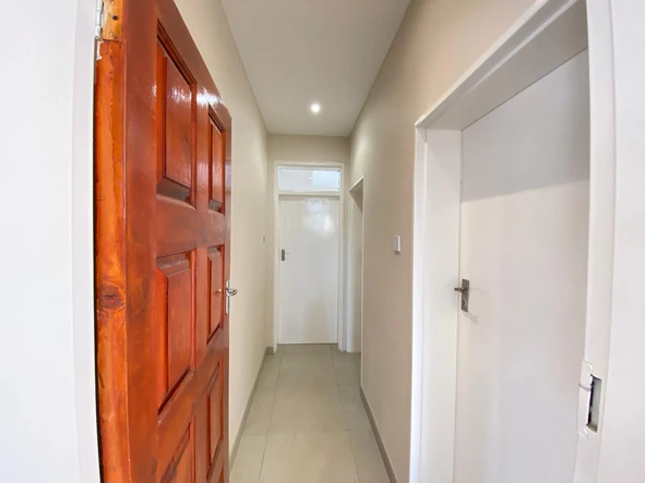 4 Bedroom Flat & Apartment