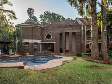 5 Bedroom House