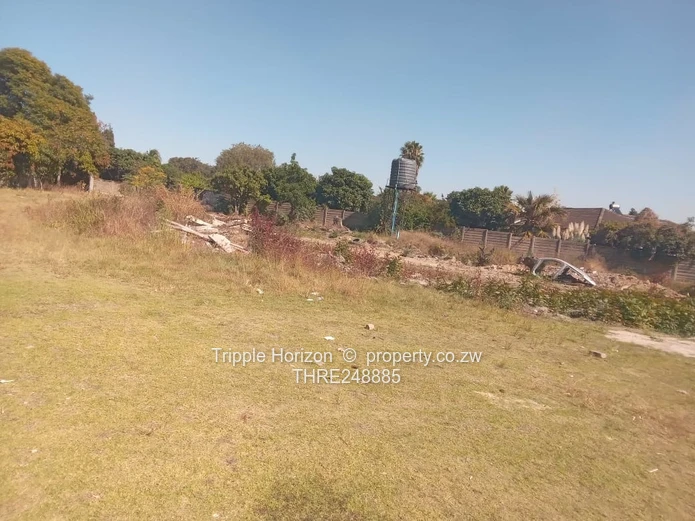 9,200m² Hatfield Land — Subdividable, Wall & Water
