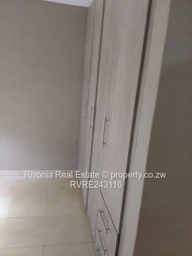 Charming 2-Bed Brick Cottage in Westgate - Borehole