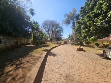 3 Bedroom Garden Flat