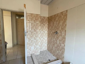 6 Bedroom House