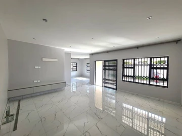 3 Bedroom Flat & Apartment