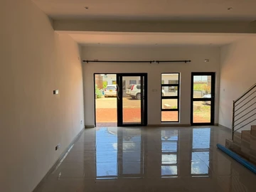 3 Bedroom Flat & Apartment