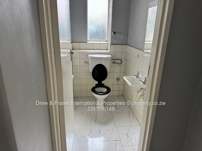 3 beds Duplex Flat available at Wansford Court for rent $1200