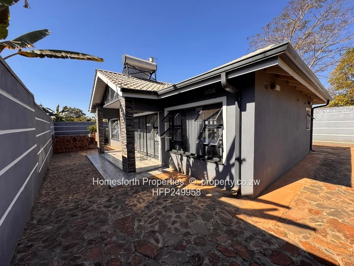Glen Lorne 3 bed Cottage to Let (own yard)  (Sole Mandate)