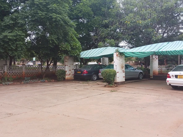 2 Bedroom Flat & Apartment