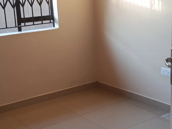 2 Bedroom Flat & Apartment