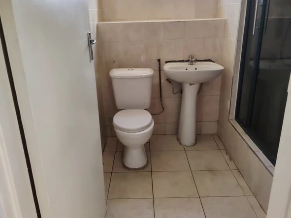 2 Bedroom Flat & Apartment