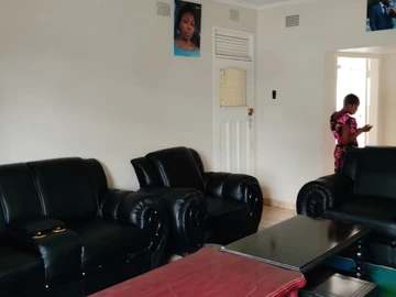 2 Bedroom Flat & Apartment