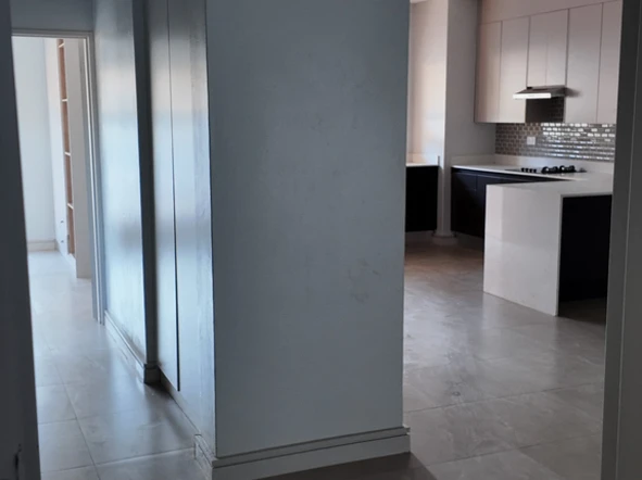 2 Bedroom Flat & Apartment