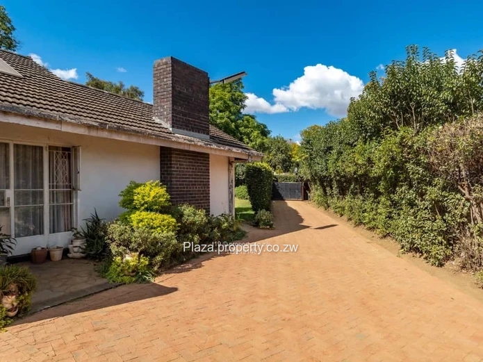 Neat 3 Bedroom House with Commercial Potential Eastlea 