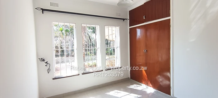 4 bed family home in Greystone Park