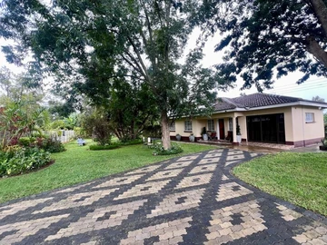 3 Bedroom Flat & Apartment