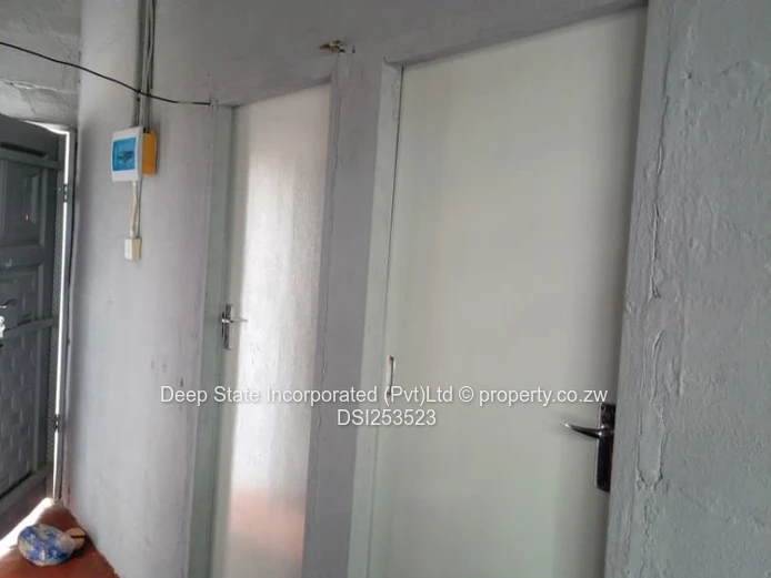 Chitungwiza (Zengeza)core house for sale 