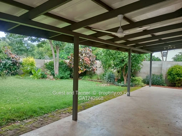 Beautiful Dual-Residence Property on 1,400sqm