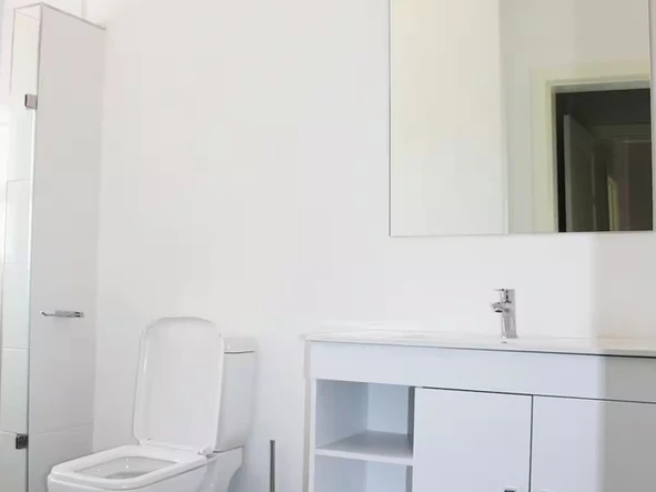 3 Bedroom Flat & Apartment