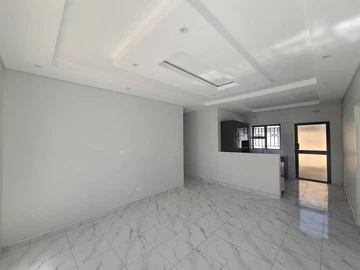 3 Bedroom Flat & Apartment