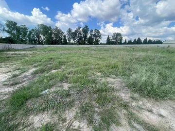 Commercial & Industrial Land