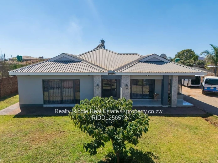 Modern 4-Bed Home in Mt Pleasant Heights with Big Yard