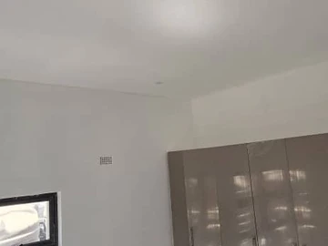 3 Bedroom Flat & Apartment