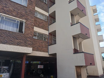 2 Bedroom Flat & Apartment