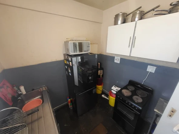 2 Bedroom Flat & Apartment