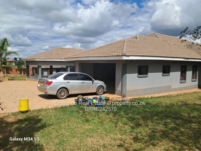 Discover this modern and luxury newly built property in Brookview for Sale! 