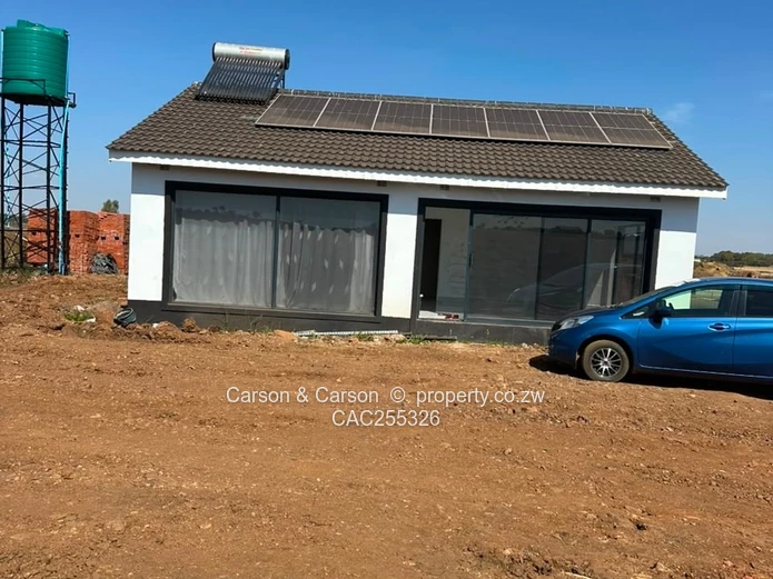 588m² Pomona Stand — Cottage, Tarred Roads & Water