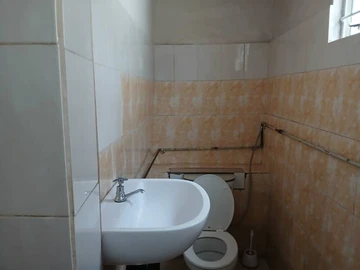 2 Bedroom Flat & Apartment