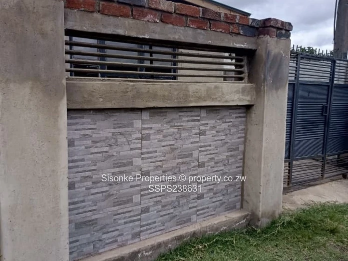 2 ROOMS TO RENT IN HIGHFIELDS by 2 Units