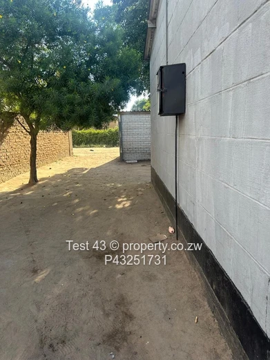 Chitungwiza 2-Bed Home on 200m² Plot — For Sale