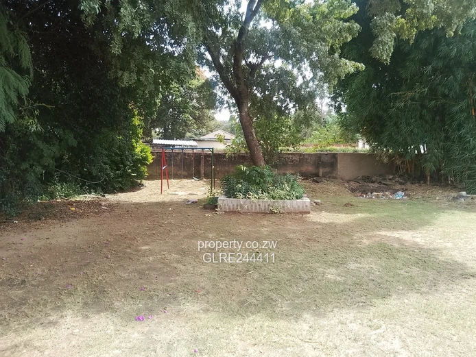 Red-roofed 3-bed Waterfalls Home on 3200m² — Borehole & Veranda