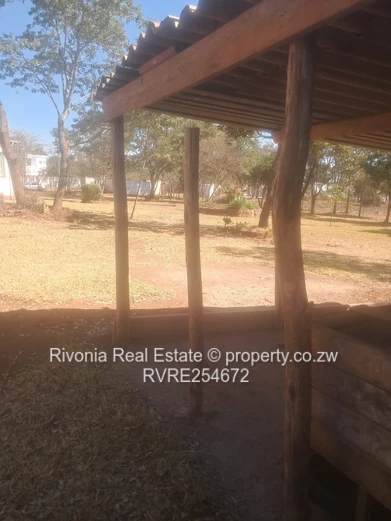 Walled 2000m² Leafy Stand on Tarred Main Road - Gletwin Park