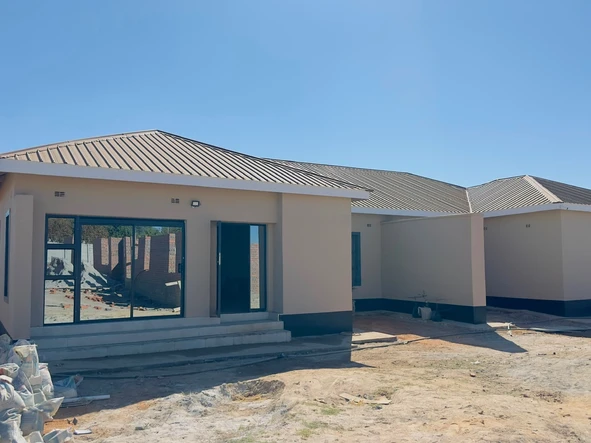 4 Bedroom Flat & Apartment
