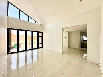 4 Bedroom Flat & Apartment