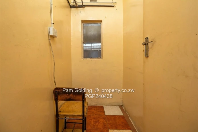 Commercial building for sale (Sole Mandate)