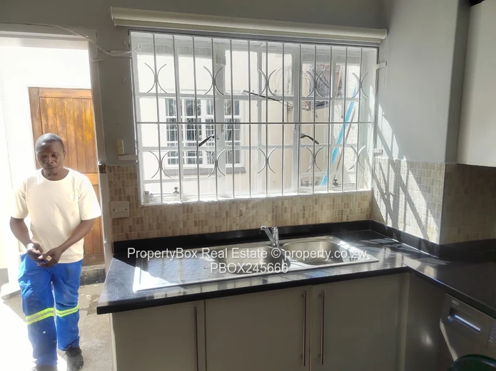 Duplex flat at PeterHall for rent available 1 May 2026!